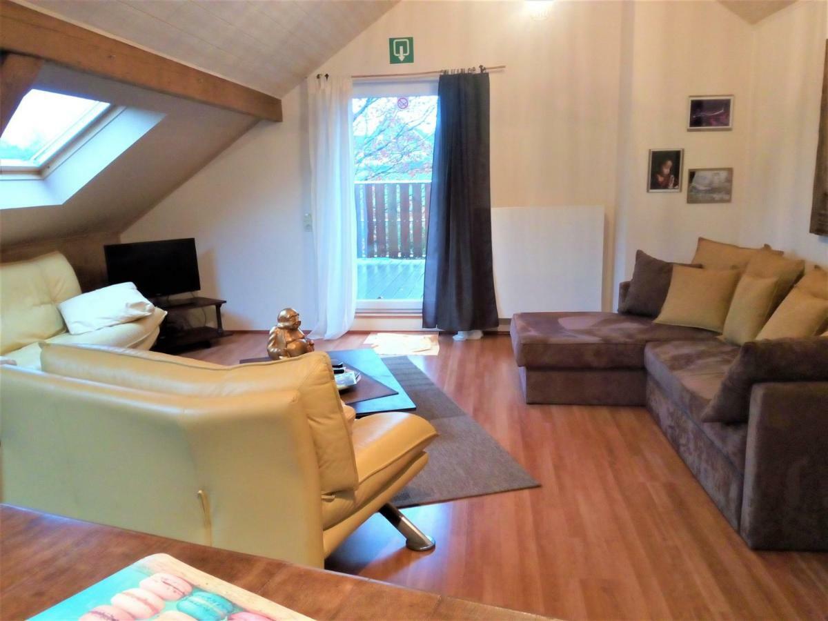 Point Escale Apartment Lontzen Bagian luar foto